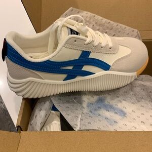 Brand New DeFlorance Sneakers - Size 6.5-7